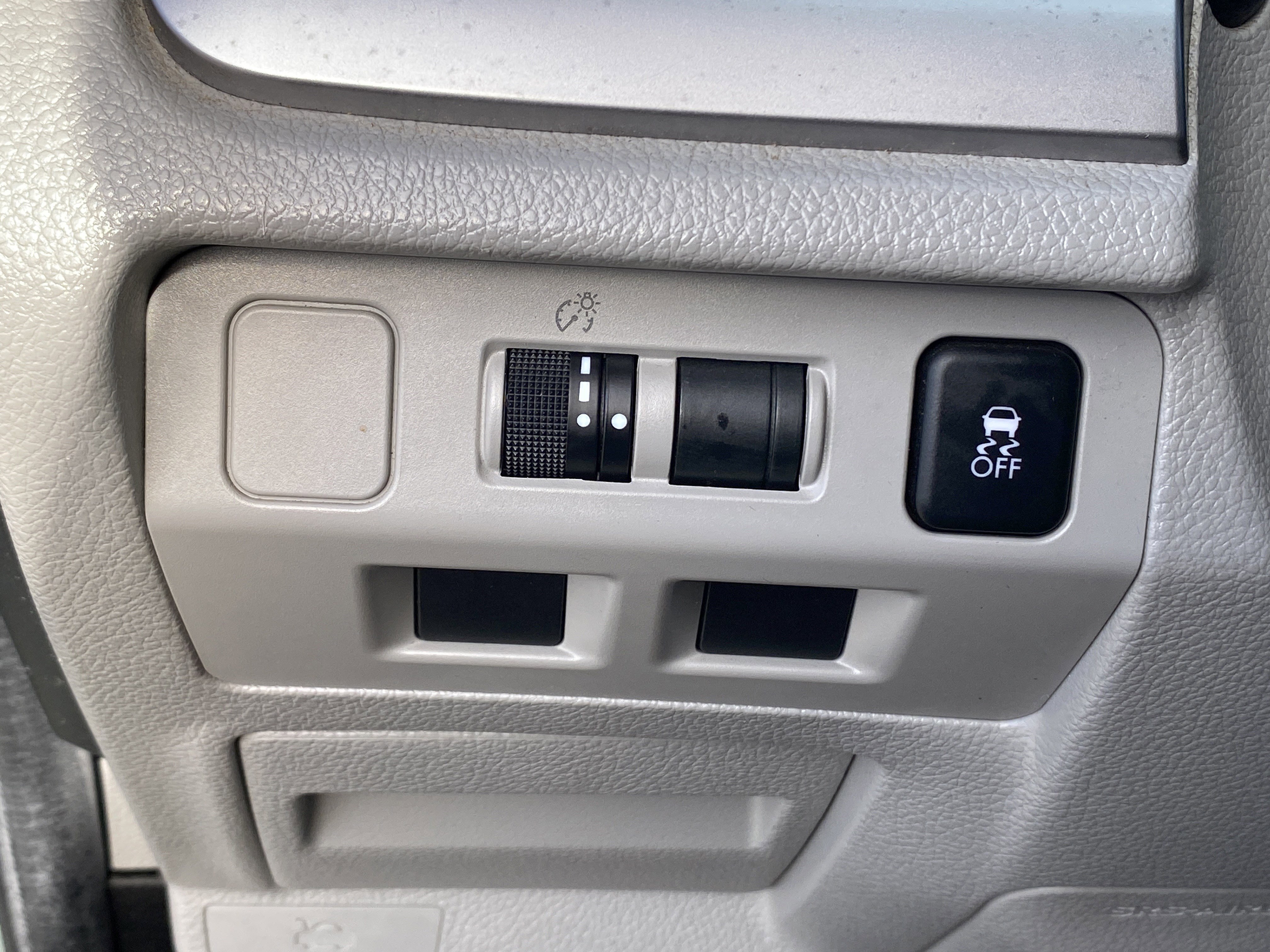 Used 2016 Subaru Forester 2.5i Premium w/ All-Weather Package image 14