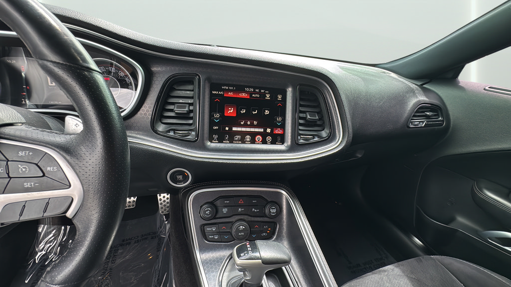 Used 2016 Dodge Challenger R/T Scat Pack w/ Leather Interior Group RWD image 15