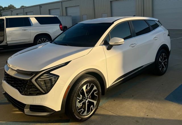 Used 2025 Kia Sportage EX image 1