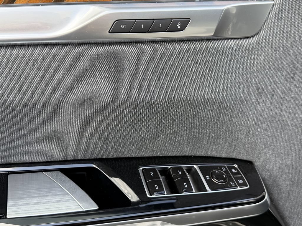 Certified 2025 Cadillac Escalade ESV Sport Platinum w/ LPO, ONYX Package AWD/4WD image 19
