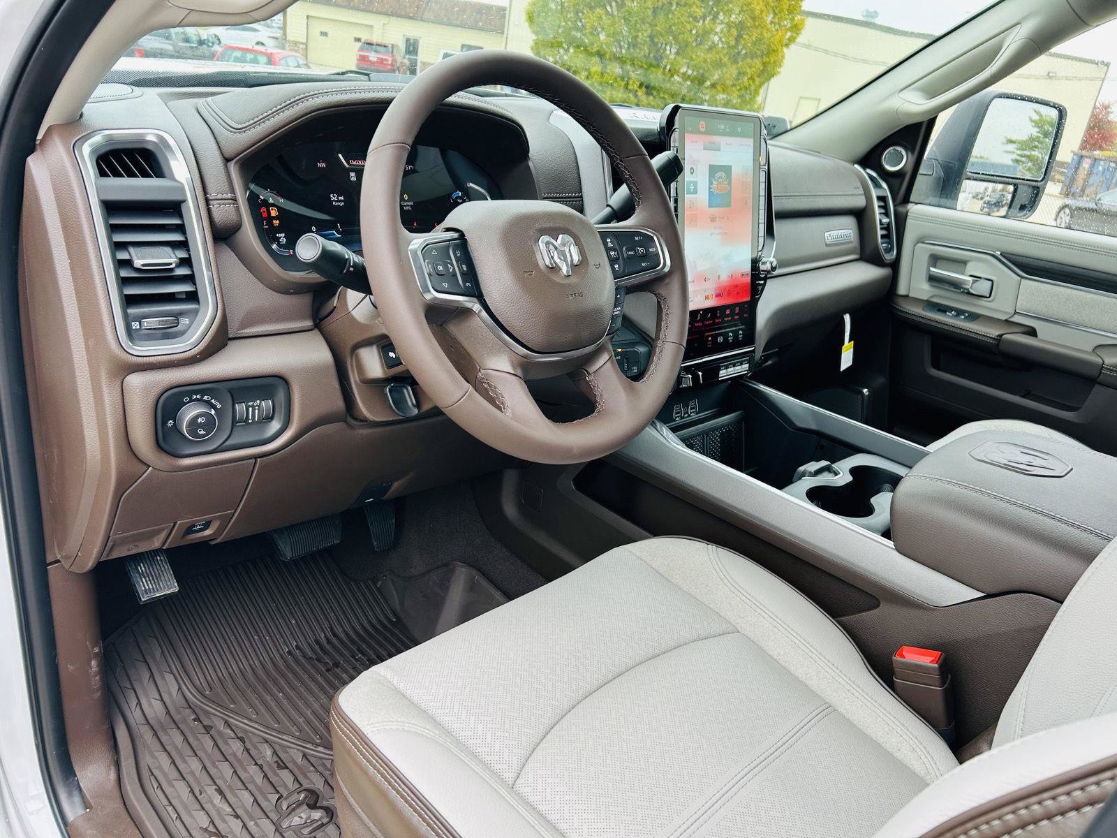 New 2026 RAM 3500 Laramie AWD/4WD image 18