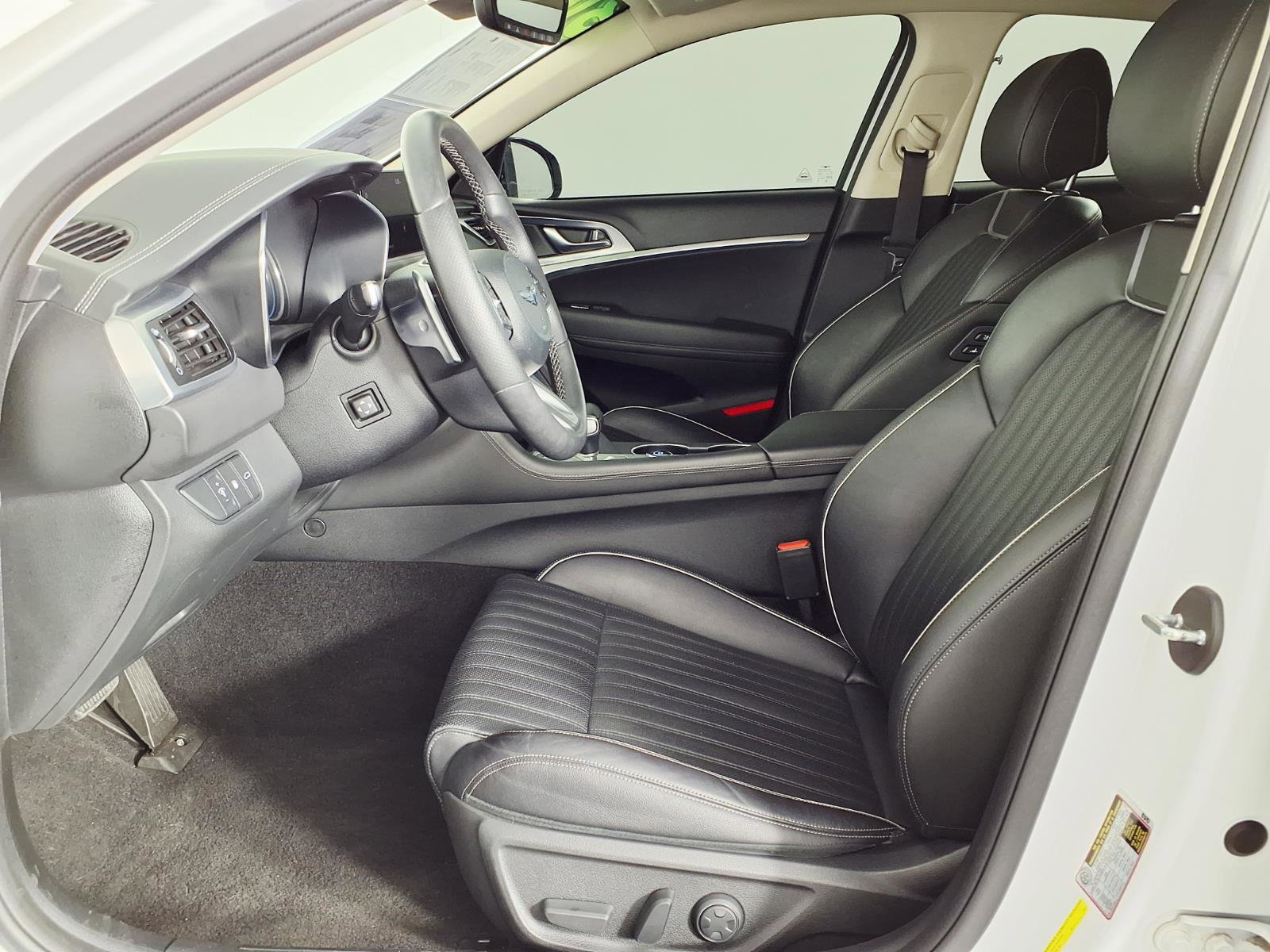 Certified 2022 Genesis G70 3.3T image 17