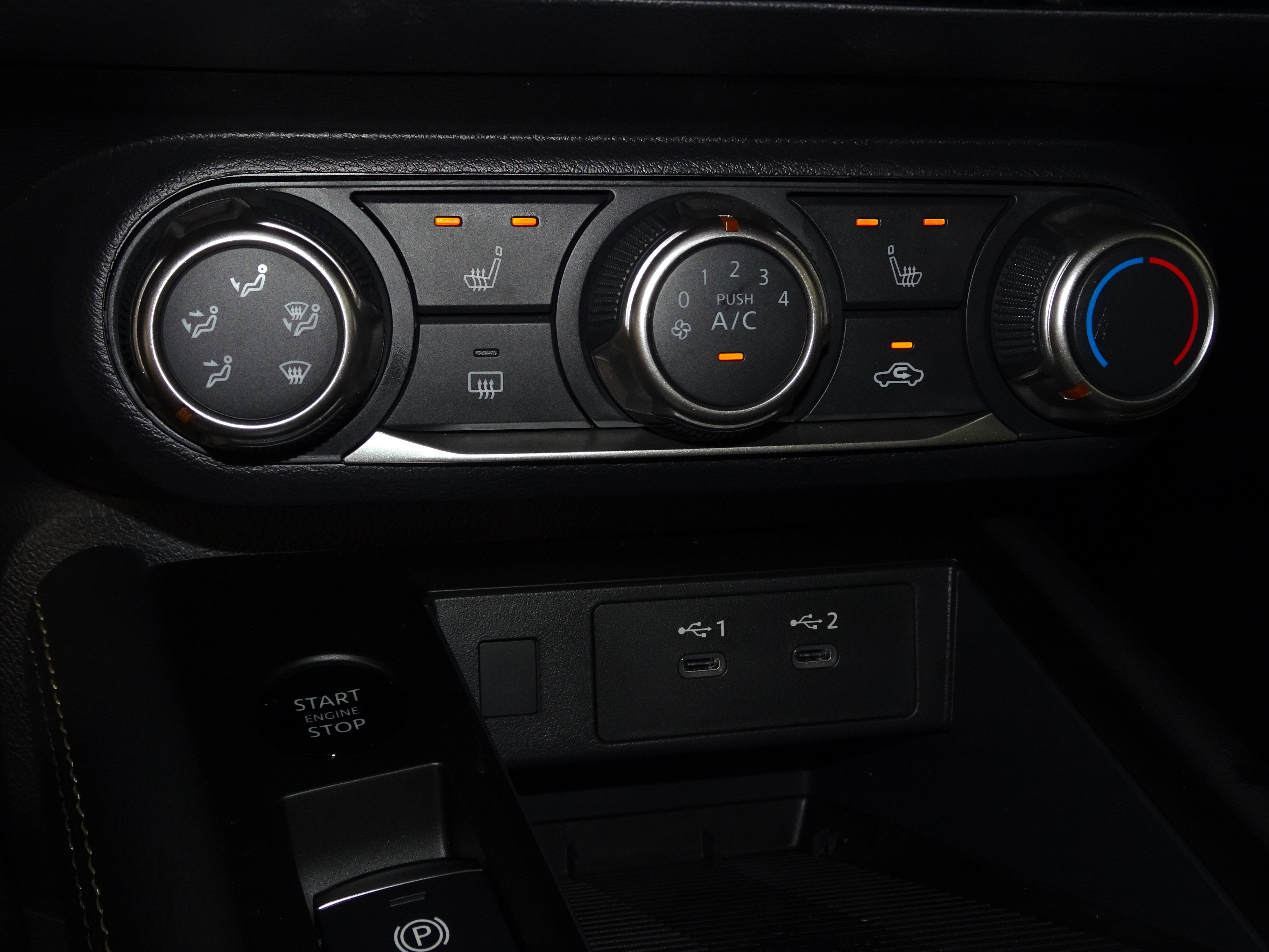 New 2025 Nissan Kicks SV w/ SV Premium Package image 30