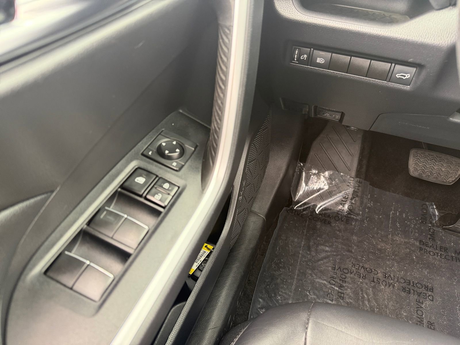 Certified 2021 Toyota RAV4 XLE Premium FWD image 22