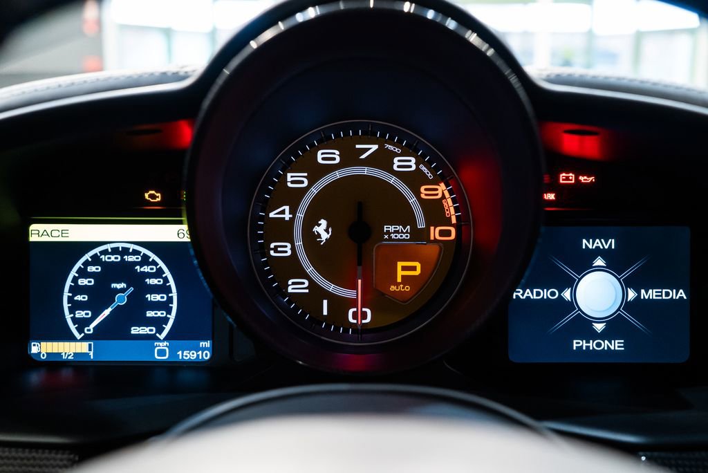 Certified 2014 Ferrari 458 Italia Coupe RWD image 28