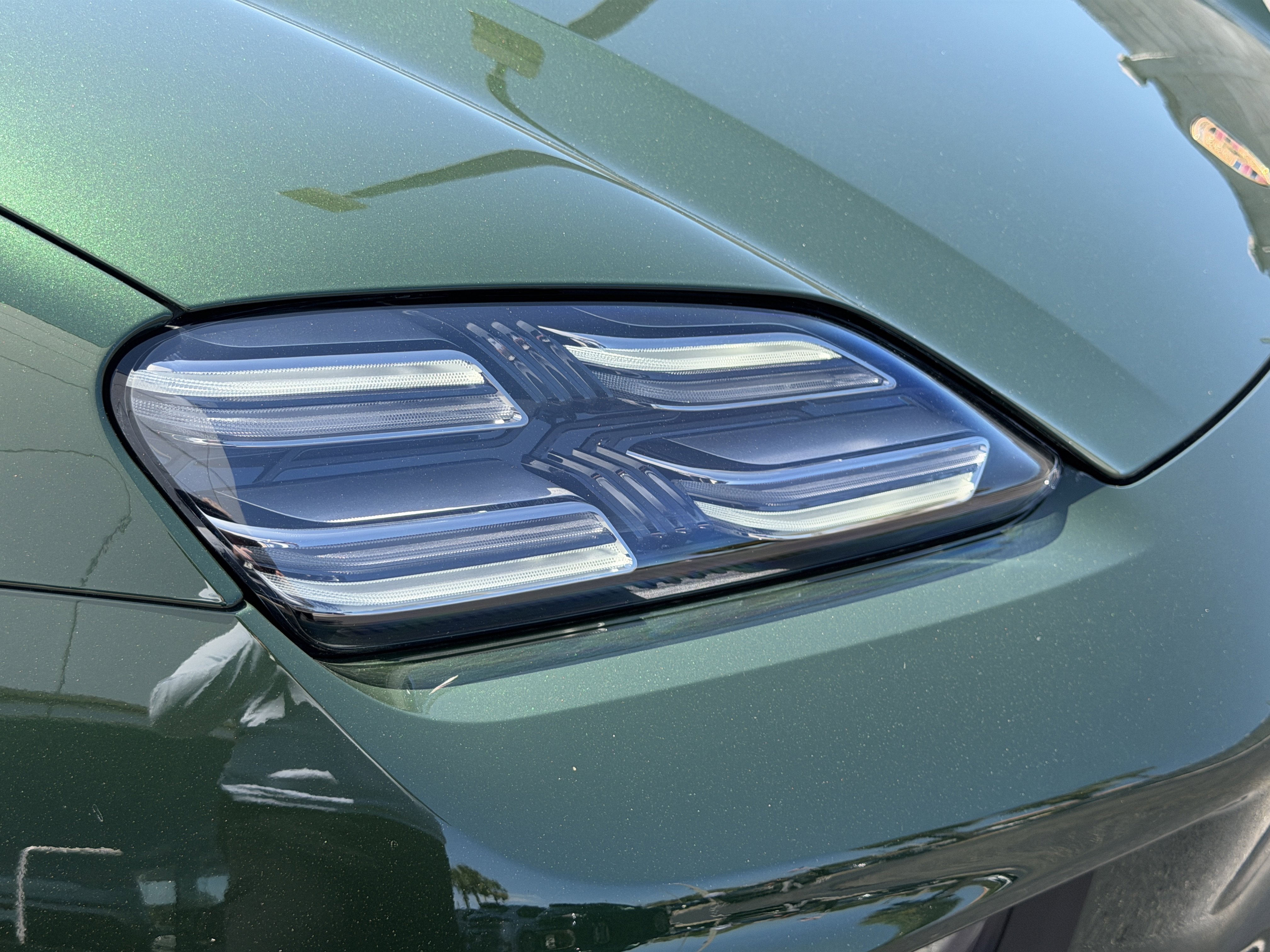 New 2026 Porsche Macan 4 Electric AWD/4WD image 12