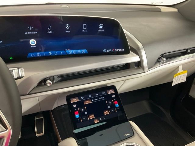 New 2026 Cadillac Vistiq Sport w/ LPO, Floor Liner Package image 17