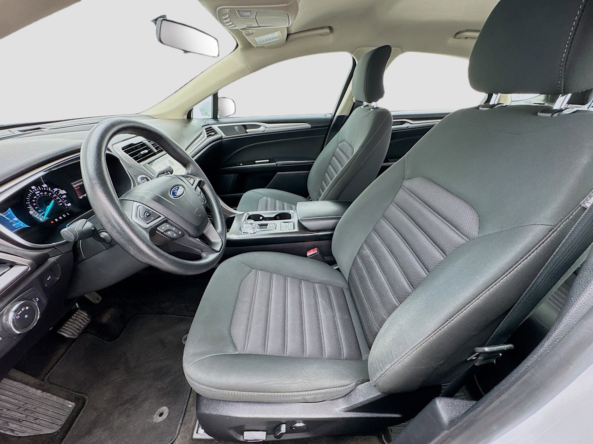 Used 2017 Ford Fusion SE w/ Fusion SE Technology Package image 13