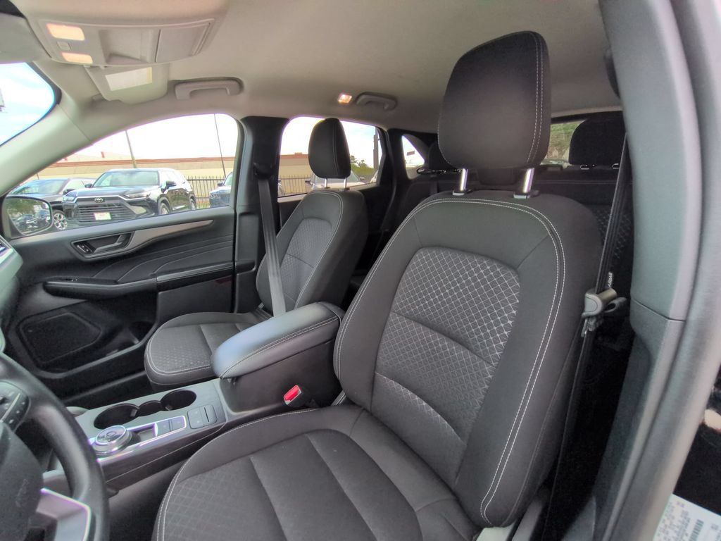 Used 2025 Ford Escape Active AWD/4WD image 24