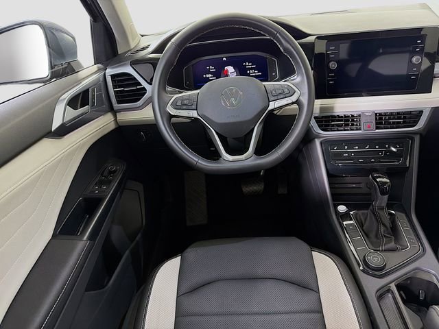 Used 2025 Volkswagen Taos SEL image 24