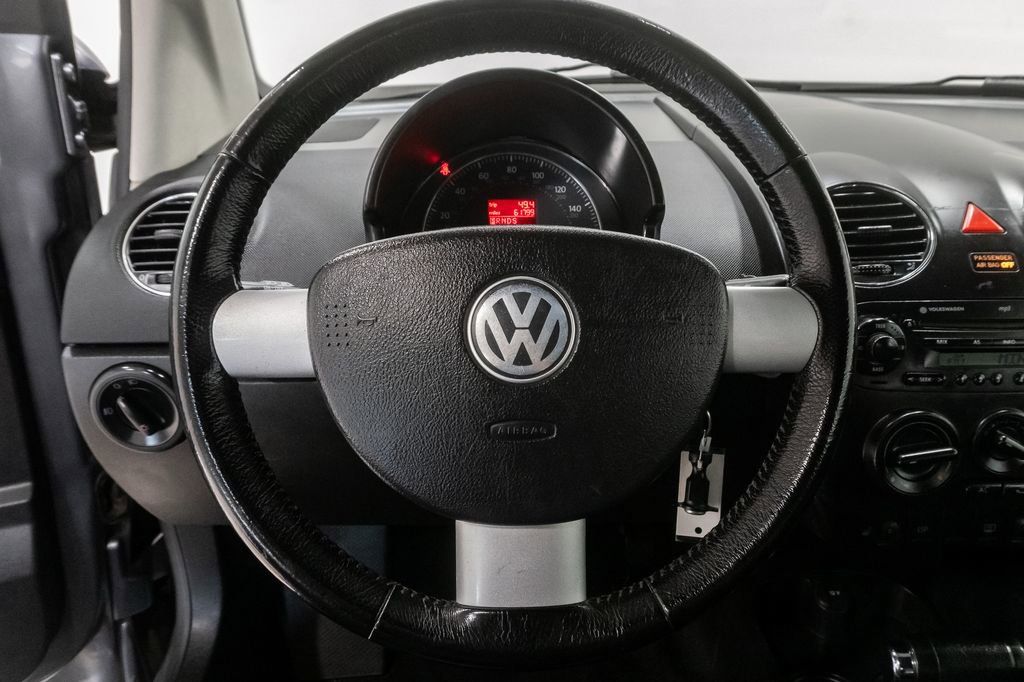 Used 2006 Volkswagen Beetle Convertible w/ Package 2 FWD image 13