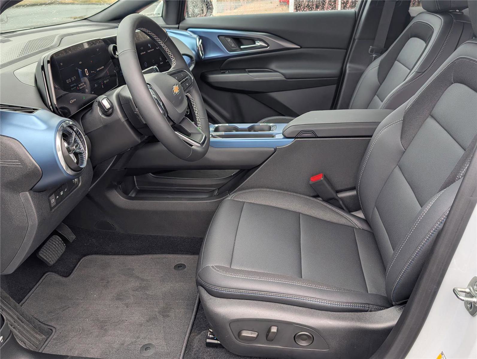 New 2026 Chevrolet Equinox EV LT w/ LPO, Tech Bronze Package image 12