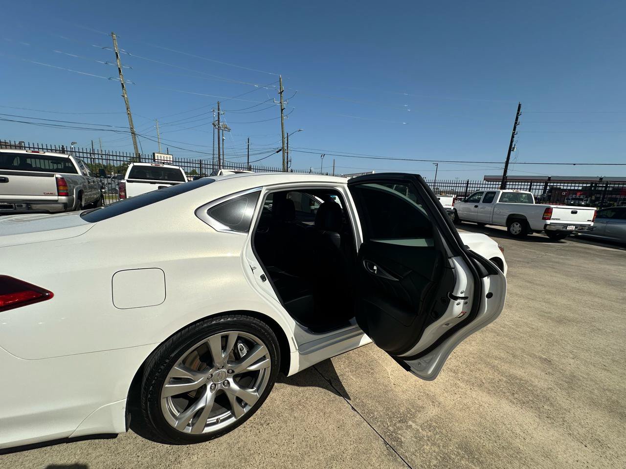 Used 2015 INFINITI Q70 5.6 w/ Sport Package RWD image 54