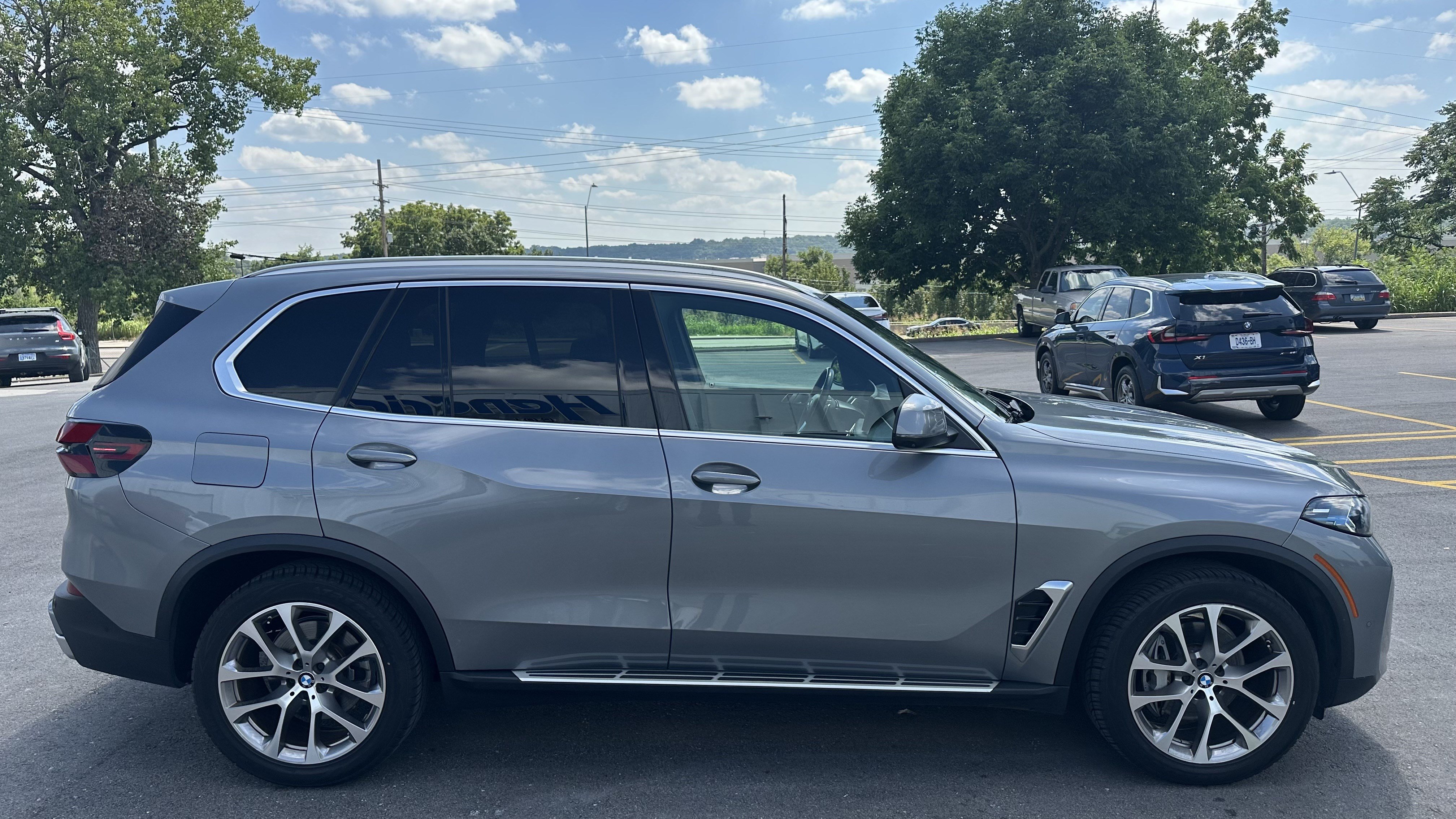 Used 2024 BMW X5 xDrive40i w/ Premium Package AWD/4WD image 11