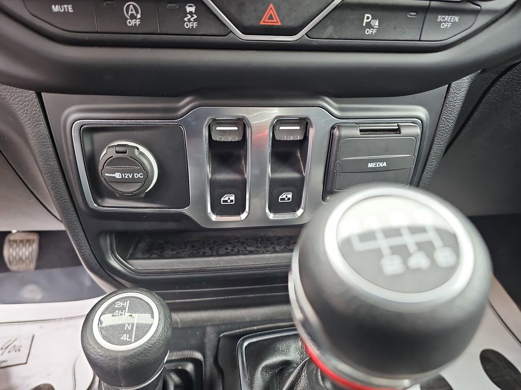 Used 2021 Jeep Wrangler Sport AWD/4WD image 33
