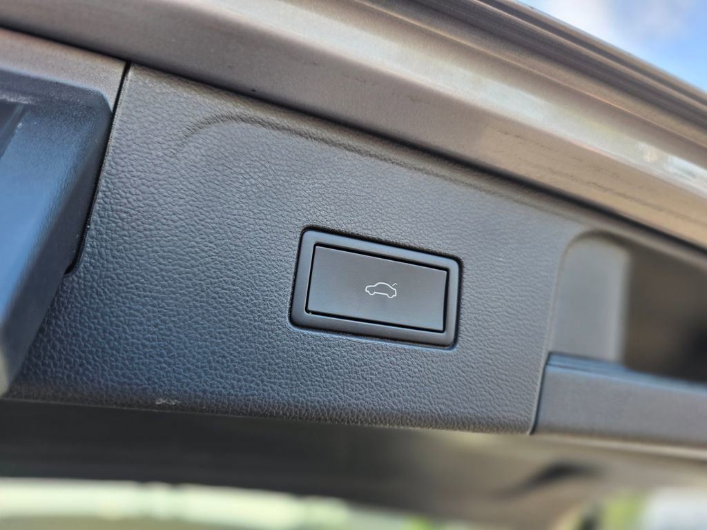 Used 2024 Volkswagen Atlas SEL Premium R-Line AWD/4WD image 15