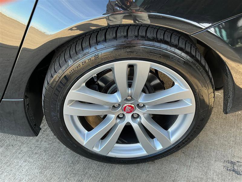 Used 2014 Jaguar XJ L Portfolio image 26