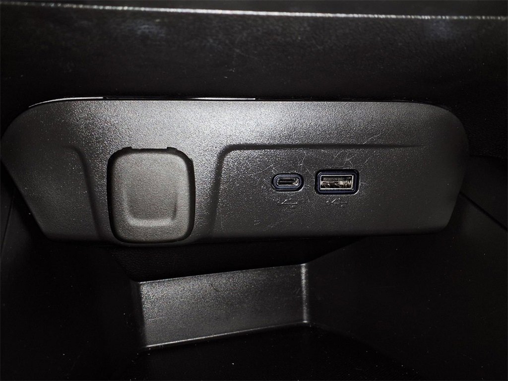 Used 2025 Chevrolet Trax LS w/ LS Convenience Package image 23