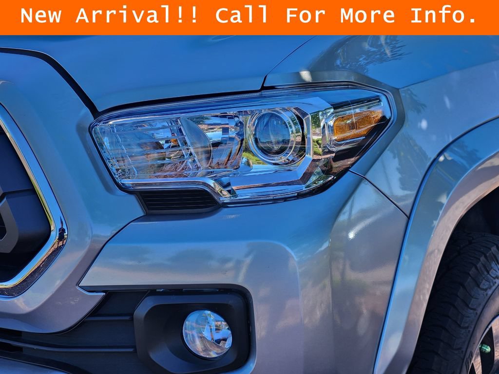 Used 2021 Toyota Tacoma SR5 AWD/4WD image 9
