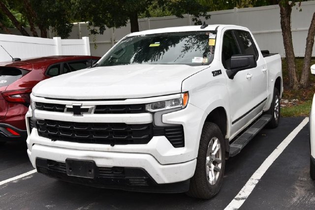 Used 2023 Chevrolet Silverado 1500 RST w/ Z71 Off-Road Package AWD/4WD image 4