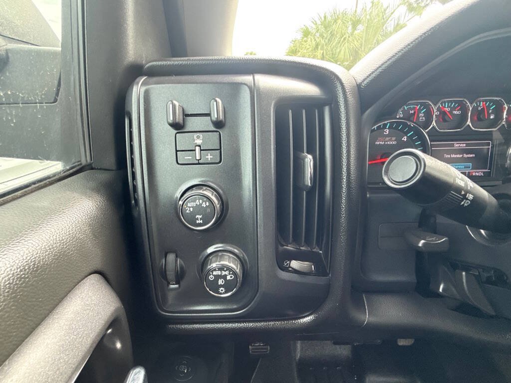 Used 2017 Chevrolet Silverado 1500 LT w/ All Star Edition AWD/4WD image 11