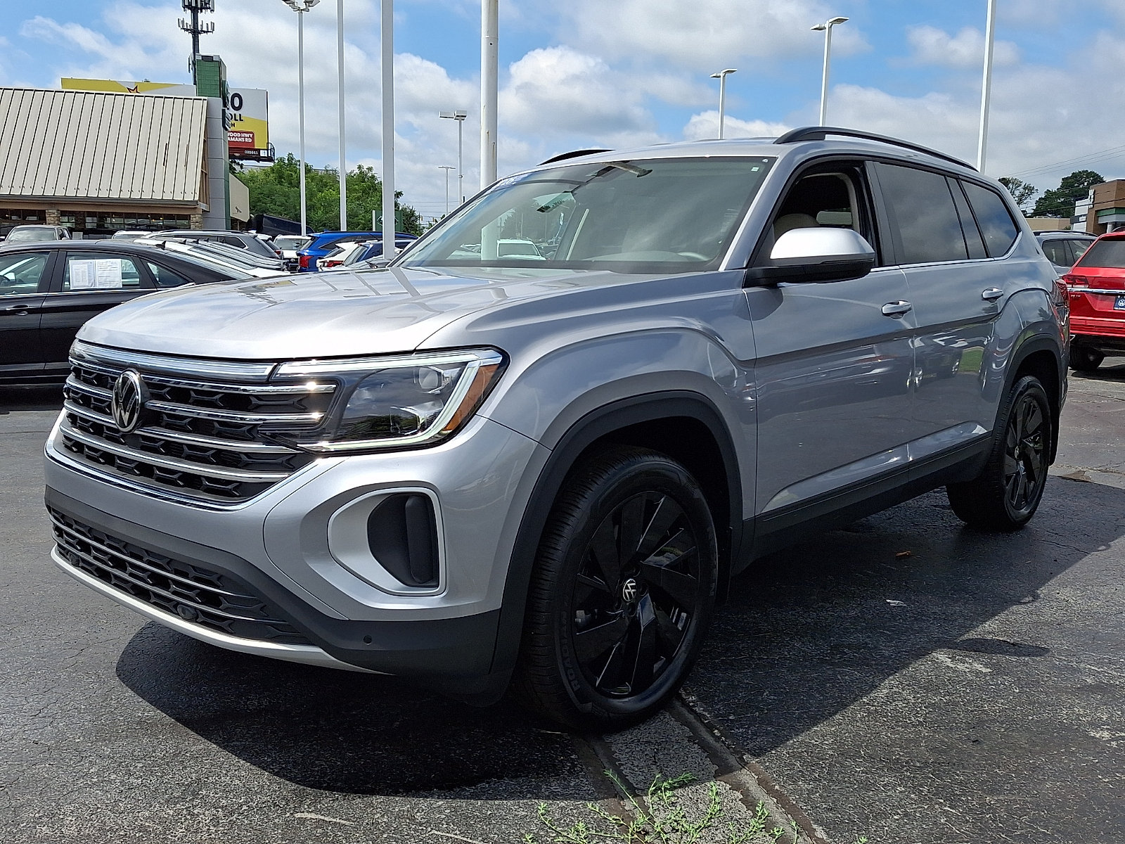 Used 2026 Volkswagen Atlas SE AWD/4WD image 3