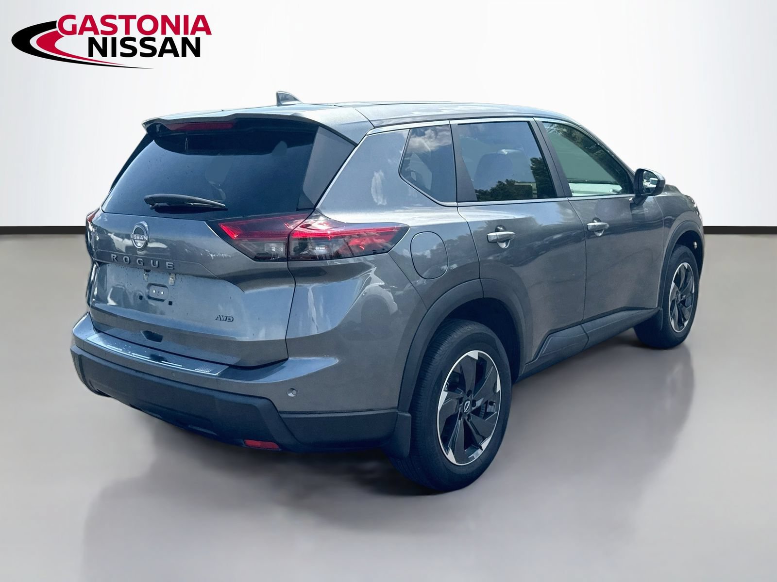 Used 2025 Nissan Rogue SV AWD/4WD image 9