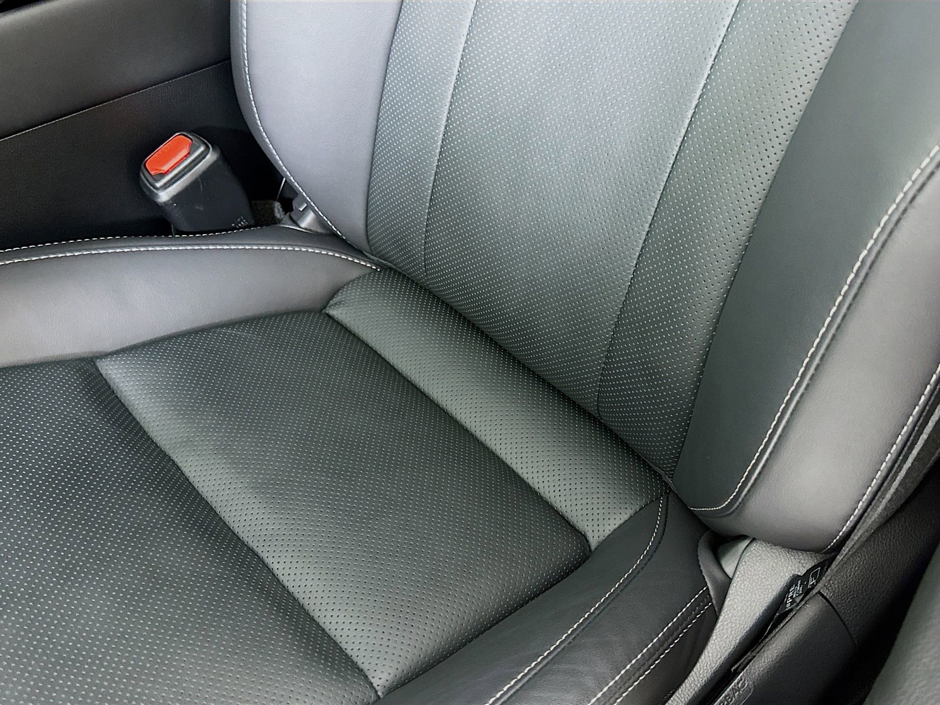 Used 2025 Lexus LX 700h Luxury image 21