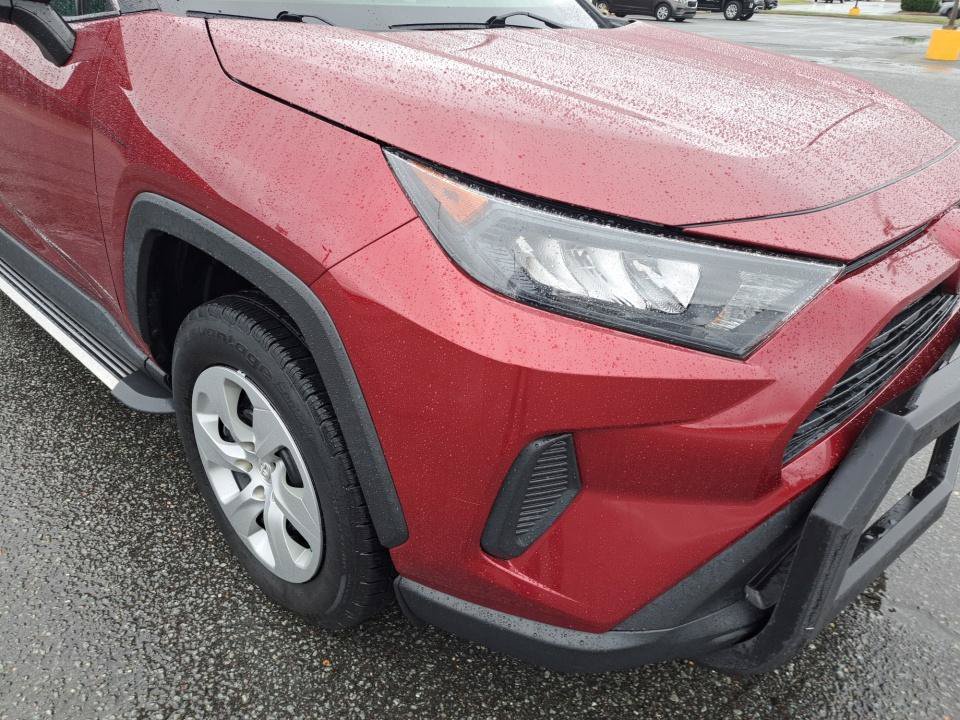 Used 2019 Toyota RAV4 LE w/ All Weather Liner Package AWD/4WD image 20