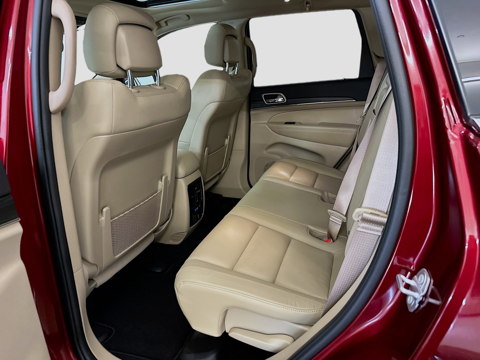 Used 2021 Jeep Grand Cherokee Limited w/ Trailer Tow Group IV image 30