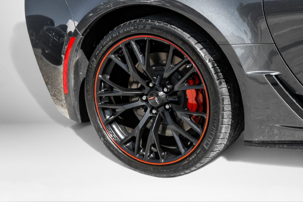 Used 2018 Chevrolet Corvette Z06 RWD image 41