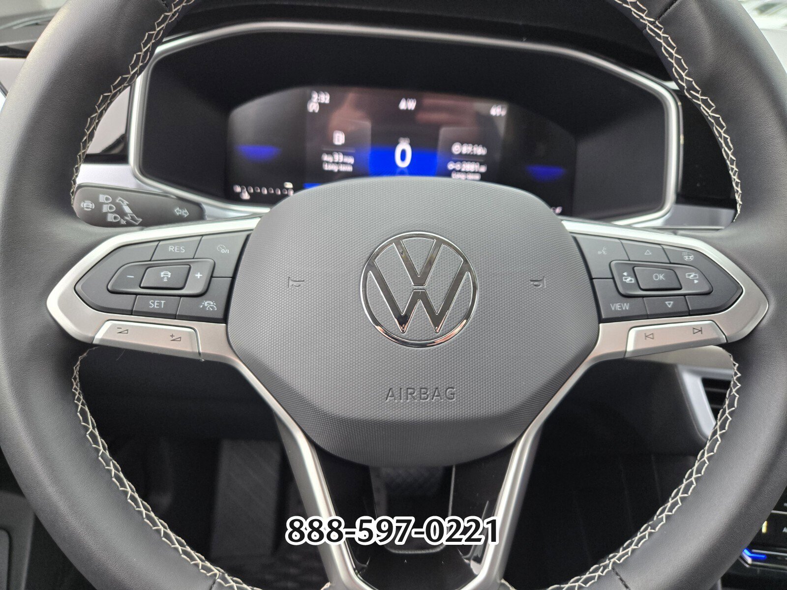 Certified 2025 Volkswagen Taos SE image 25