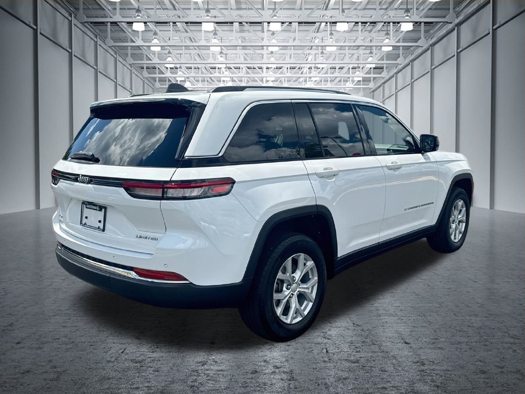 Used 2023 Jeep Grand Cherokee Limited AWD/4WD image 9