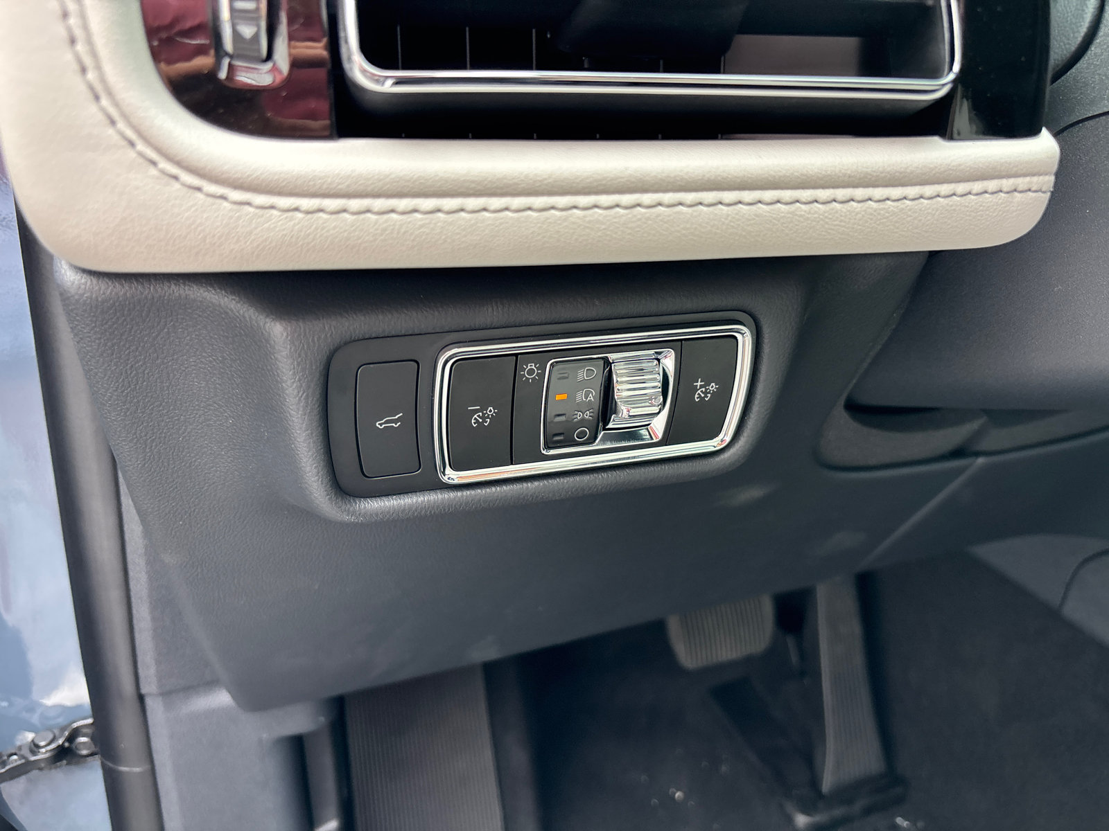 New 2026 Lincoln Aviator AWD image 14