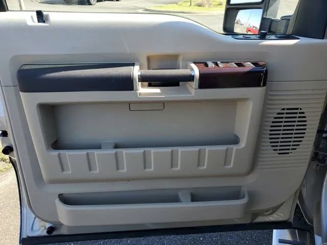 Used 2010 Ford F250 Lariat AWD/4WD image 17