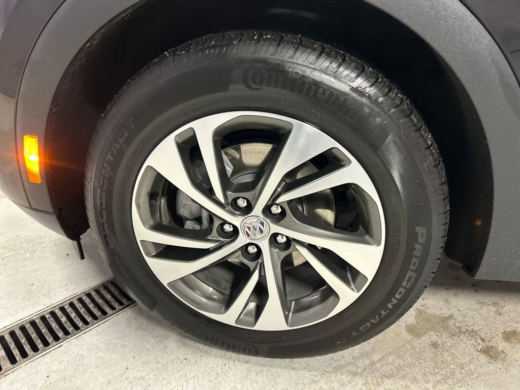 Used 2023 Buick Envision Essence image 9