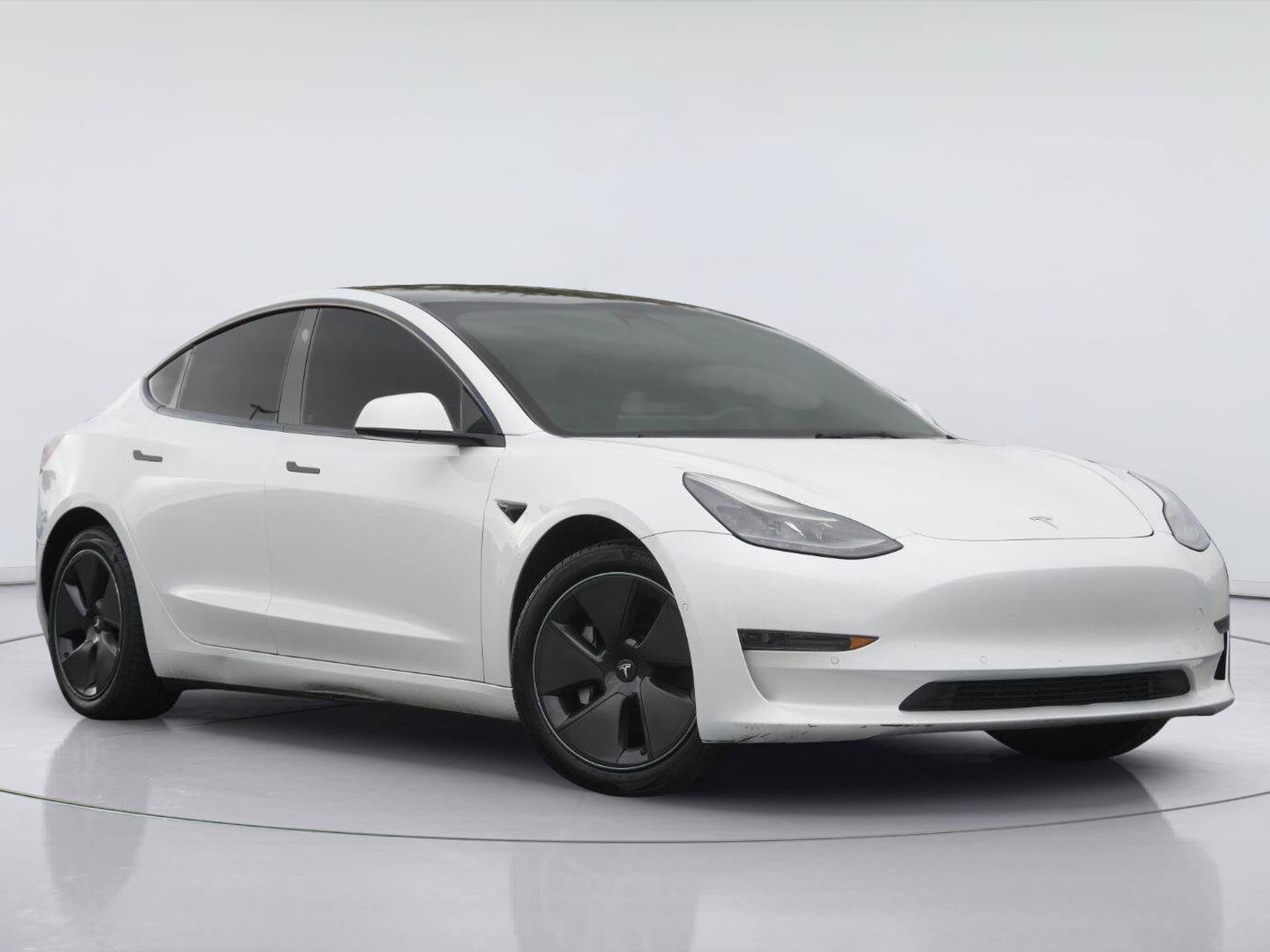 Used 2021 Tesla Model 3 Standard Range Plus RWD image 2