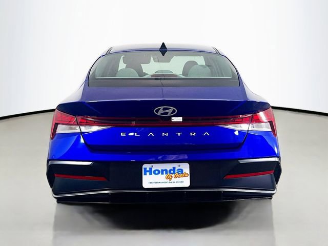 Used 2025 Hyundai Elantra SEL image 16