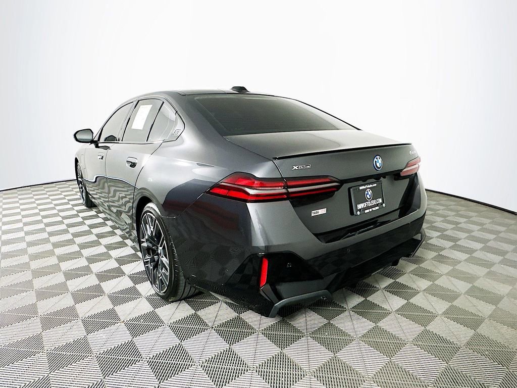 Used 2026 BMW 550e xDrive w/ Premium Package image 6