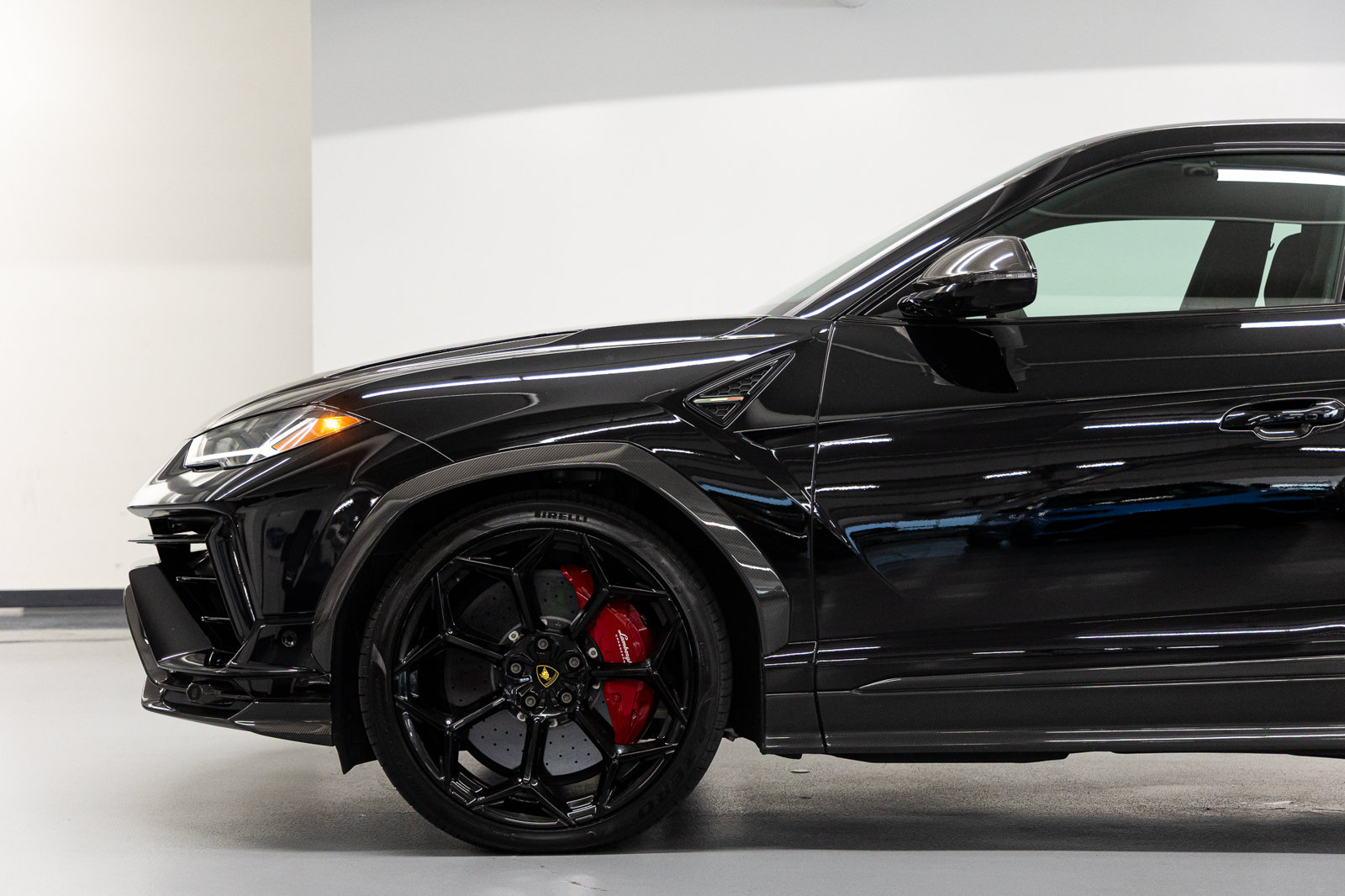 Used 2024 Lamborghini Urus Performante AWD/4WD image 21