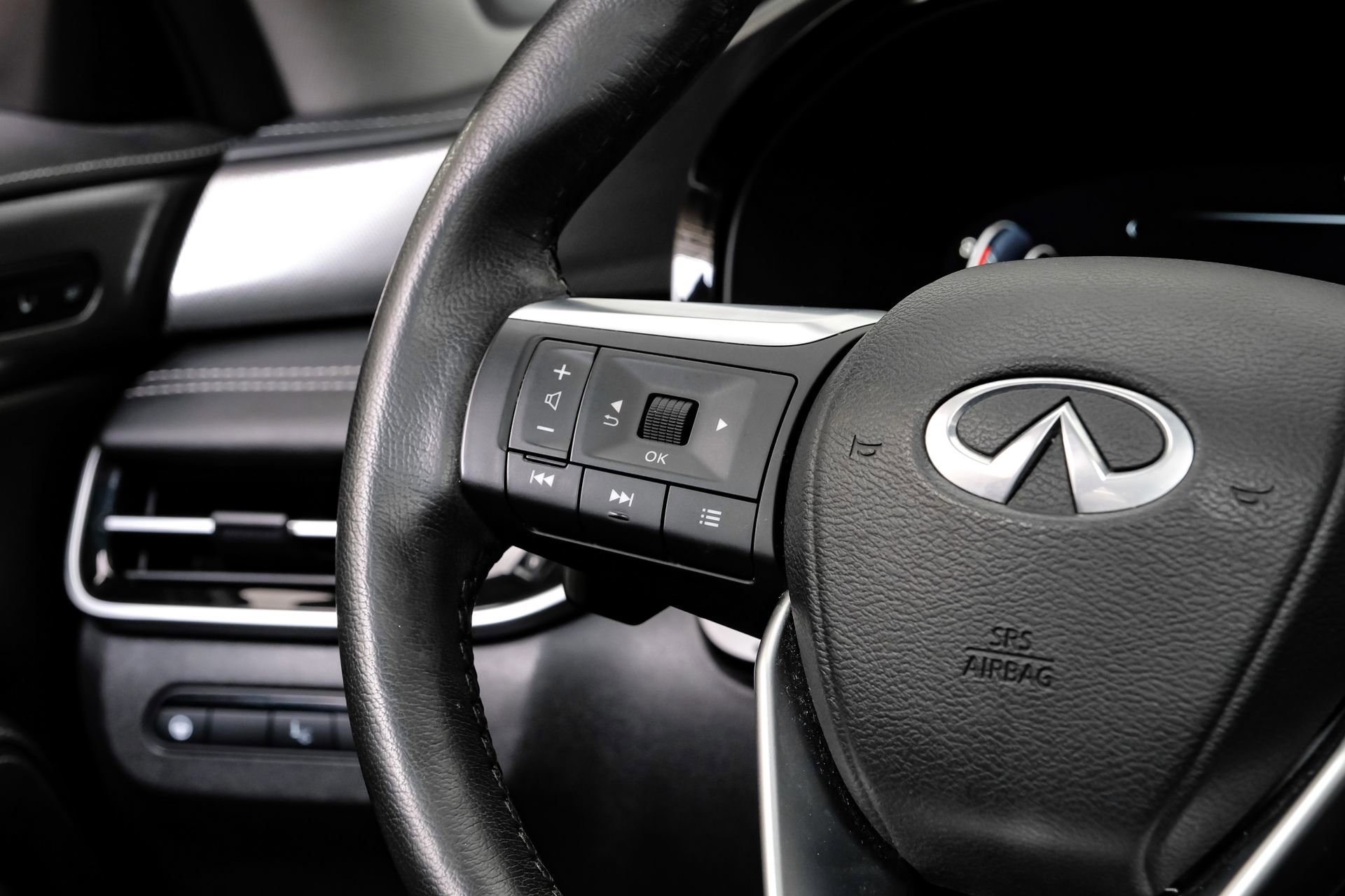 Used 2023 INFINITI QX60 Luxe w/ Vision Package image 21