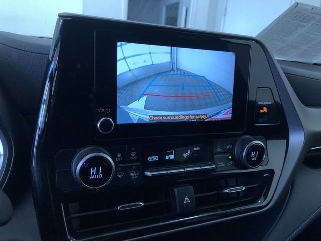Used 2024 Toyota Highlander LE image 29