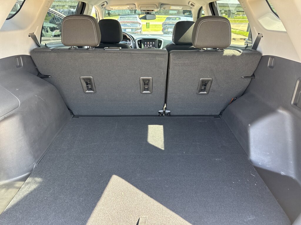 Used 2024 GMC Terrain SLE w/ LPO, Floor Liner Package image 25