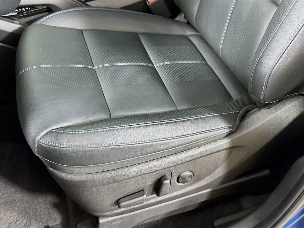 Used 2025 Kia Telluride EX w/ EX Captain's Chair Package FWD image 23