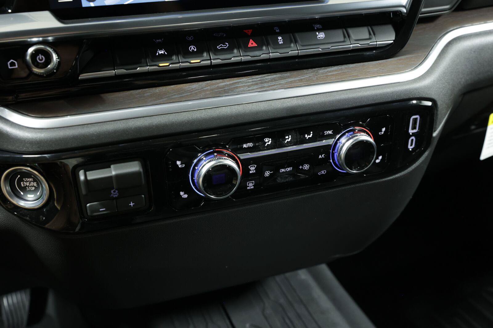New 2026 GMC Sierra 1500 SLT AWD/4WD image 42