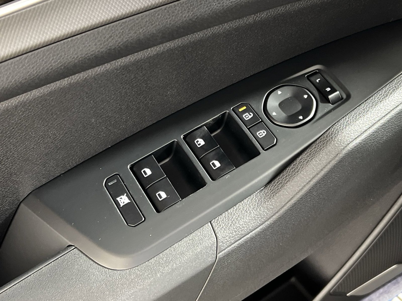 New 2026 Kia Sportage S image 13