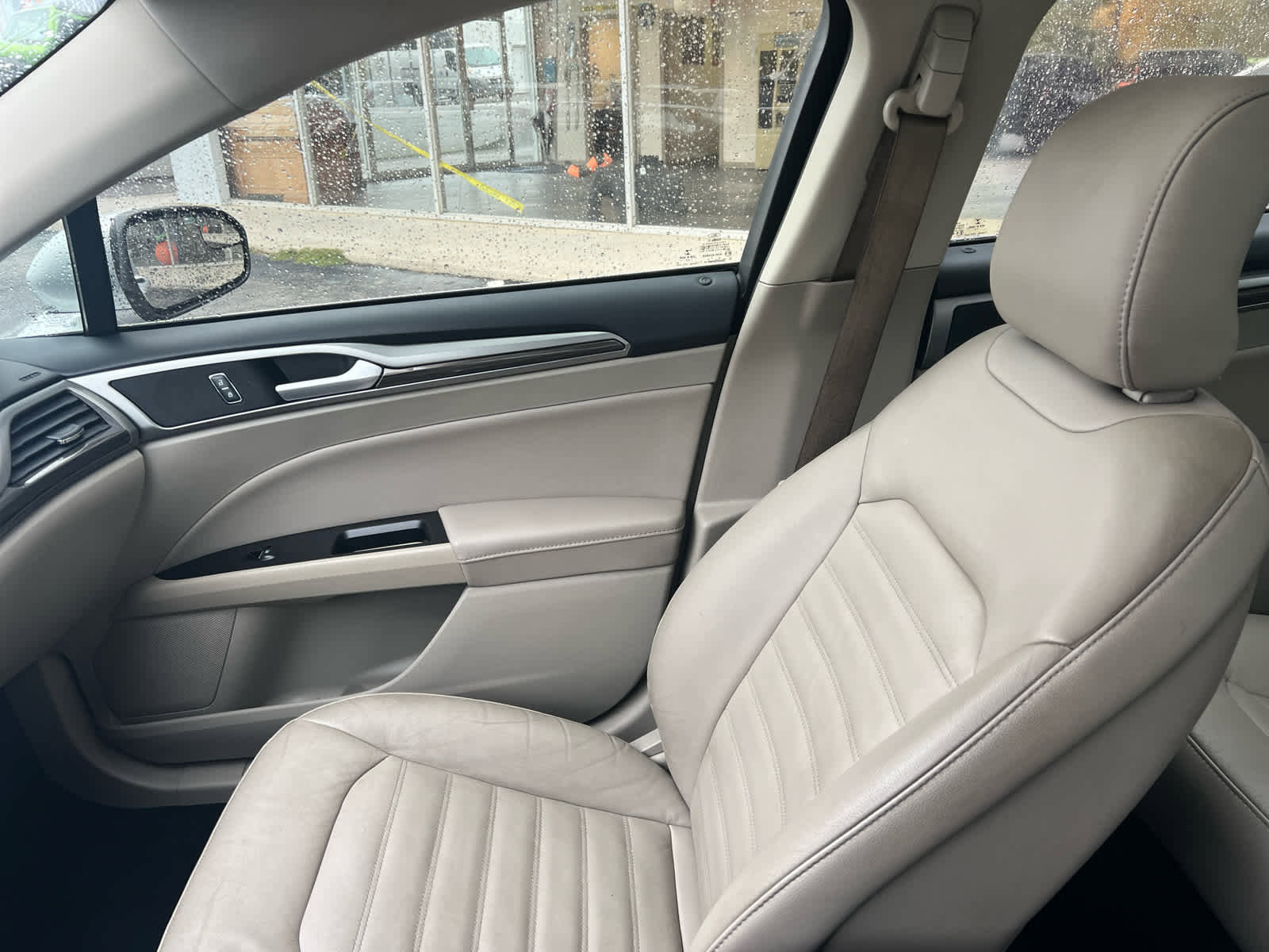 Used 2018 Ford Fusion SE w/ Fusion SE Technology Package image 27