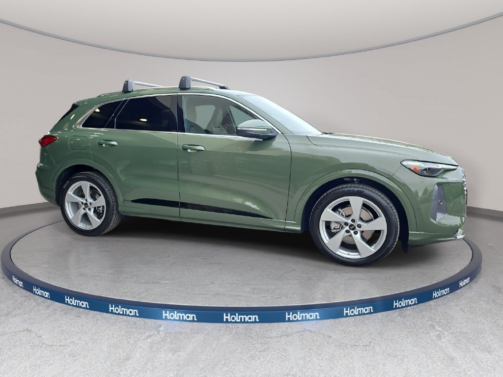 Certified 2025 Audi Q5 Prestige AWD/4WD image 4