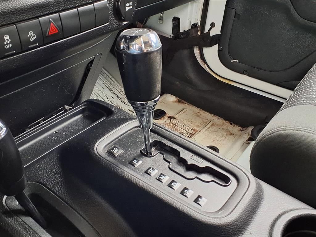 Used 2011 Jeep Wrangler Unlimited Sport image 24