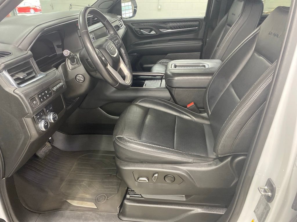 Used 2022 GMC Yukon XL Denali AWD/4WD image 27